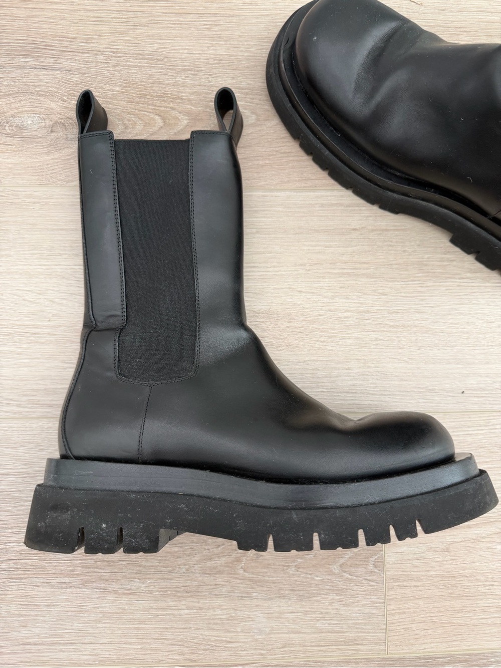 Bottega Veneta The Lug Boot Black Chelsea Boots Size 38 - Picture 2 of 6